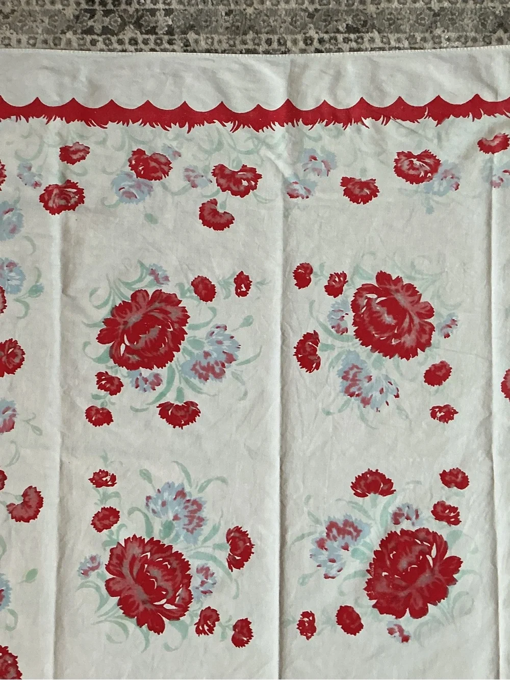 Vintage Scalloped Red Floral Cotton Tablecloth 1950’s Boho Rose Cottagecore